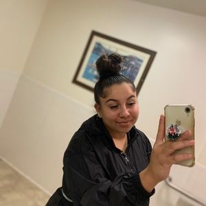 Meet your Posher, Noey